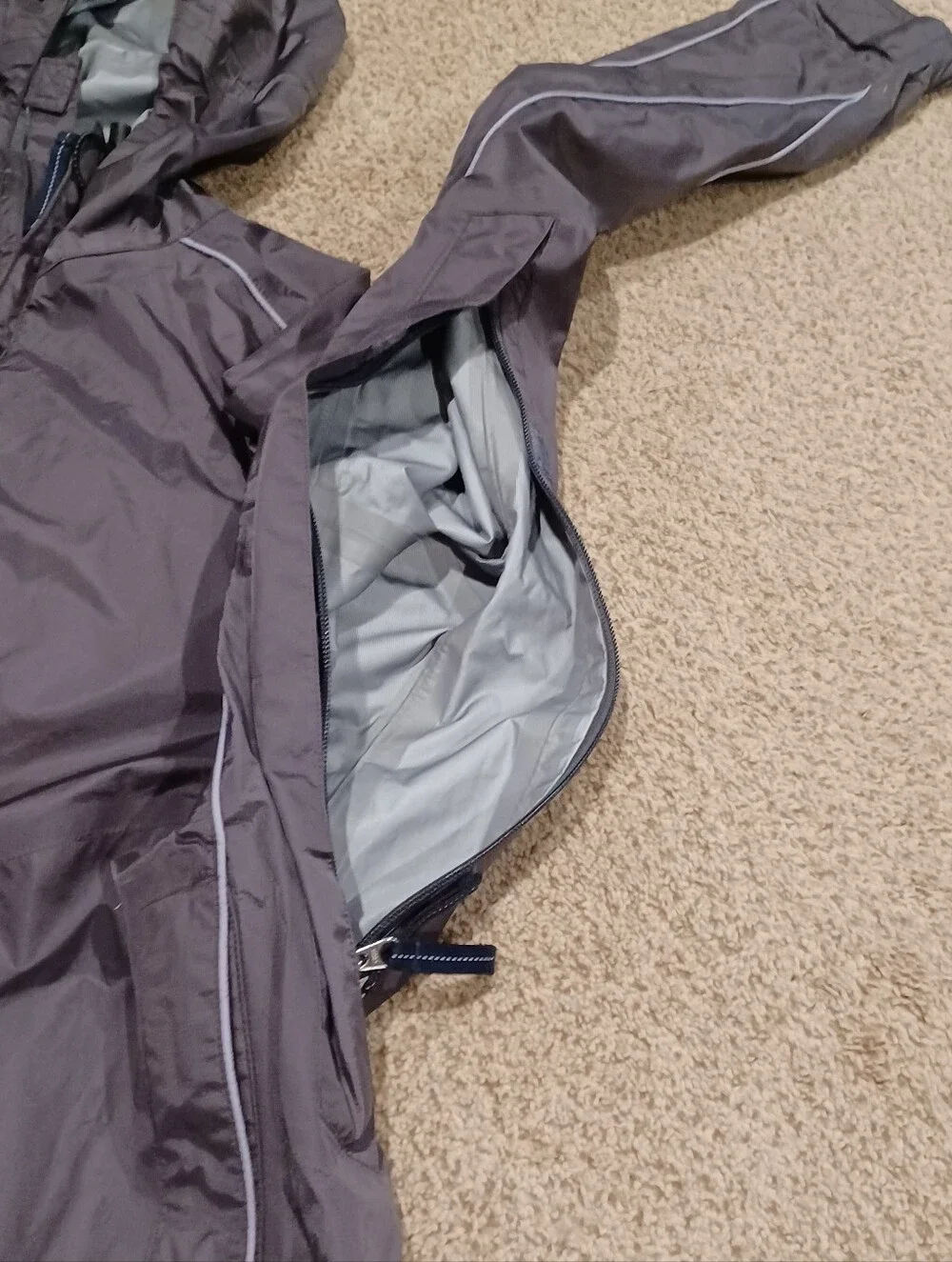 Kelty Full Zip Windbreaker Rain Jacket W/ Vents & Stoe Away Hood Size M